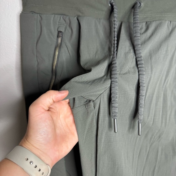 Athleta Trekkie North Jogger Pant Hiking Trail  Arbor Olive #405726 - Picture 8 of 15